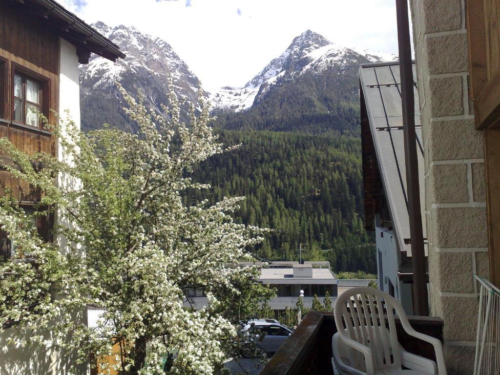 B&B Hotel & Appartements Chasa Valär Scuol Exterior foto