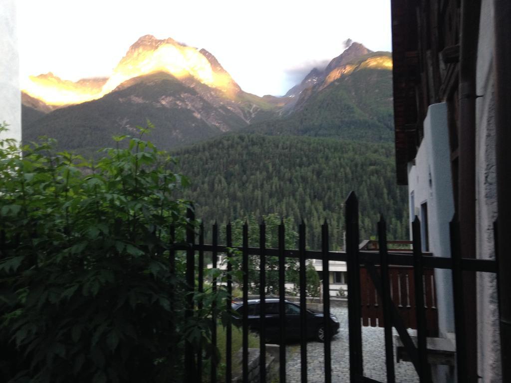 B&B Hotel & Appartements Chasa Valär Scuol Exterior foto